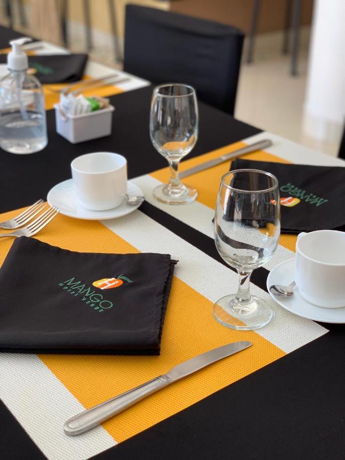 Hotel Mango Airport Río Segundo Eksteriør bilde